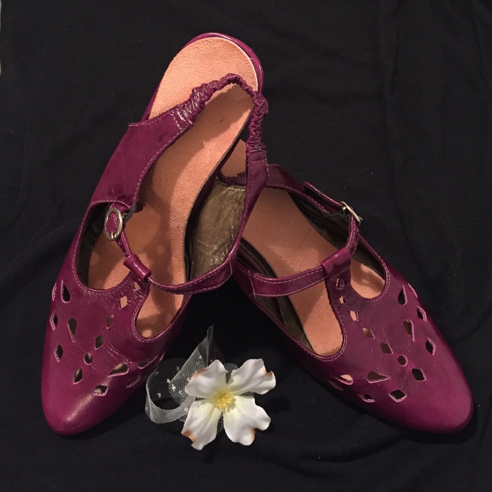 Flapper Leather Sandals